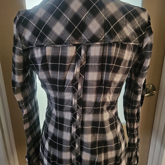 Guess long sleeve plaid top - Picture 2 of 4